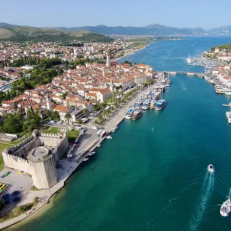 Apartments With A Parking Space Trogir - 9209 Apartment *