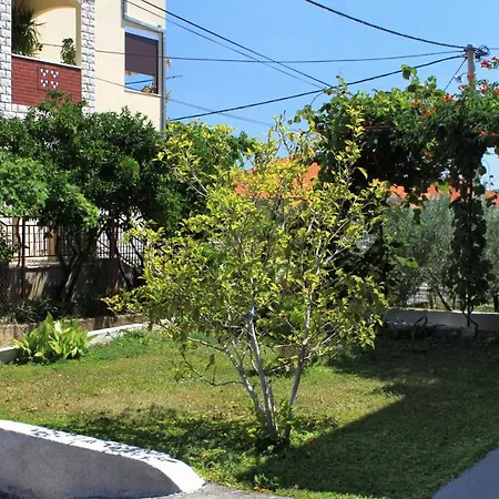 Apartments With A Parking Space Trogir - 9209