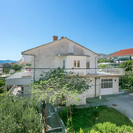 Apartments With A Parking Space Trogir - 9209 Apartment *