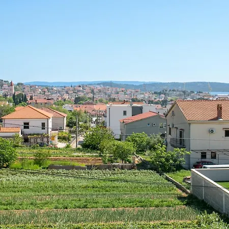 With Parking Space - 9209 Daire Trogir