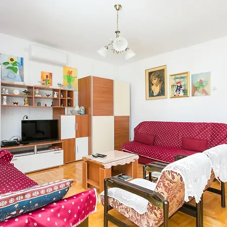 Apartamento With Parking Space - 9209 Trogir