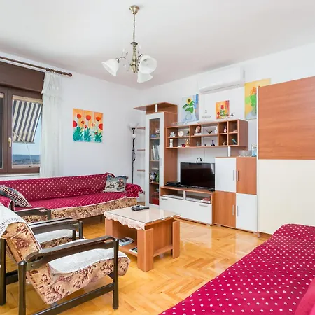 Apartament With Parking Space - 9209 Trogir