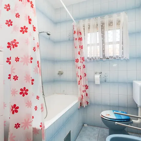 Apartments With A Parking Space Trogir - 9209 Trogir