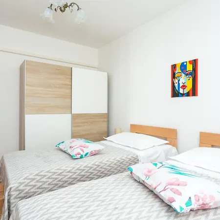 Apartments With A Parking Space Trogir - 9209 Apartment