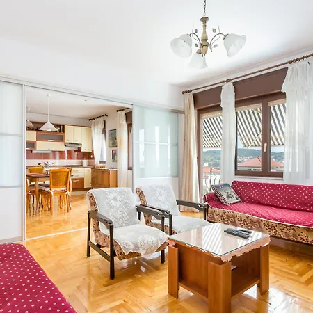 Apartments With A Parking Space Trogir - 9209 Apartment *