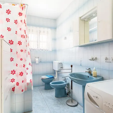 Apartment Apartments With A Parking Space Trogir - 9209